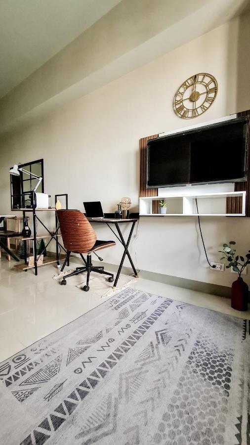 Luxe Bonifacio Global City Taguig Uptown Condo Hotel 1 Bedroom Suite Buitenkant foto