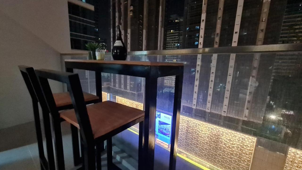 Luxe Bonifacio Global City Taguig Uptown Condo Hotel 1 Bedroom Suite Buitenkant foto