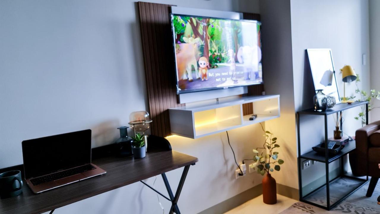 Luxe Bonifacio Global City Taguig Uptown Condo Hotel 1 Bedroom Suite Buitenkant foto