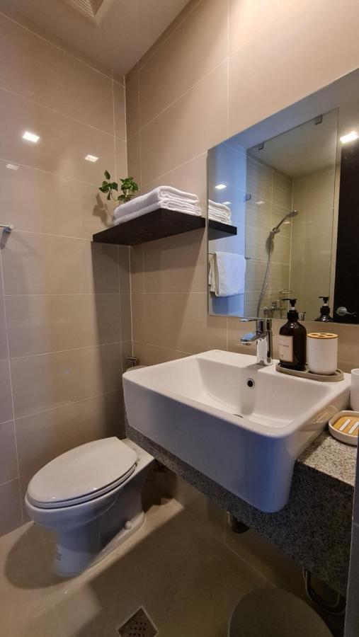 Luxe Bonifacio Global City Taguig Uptown Condo Hotel 1 Bedroom Suite Buitenkant foto