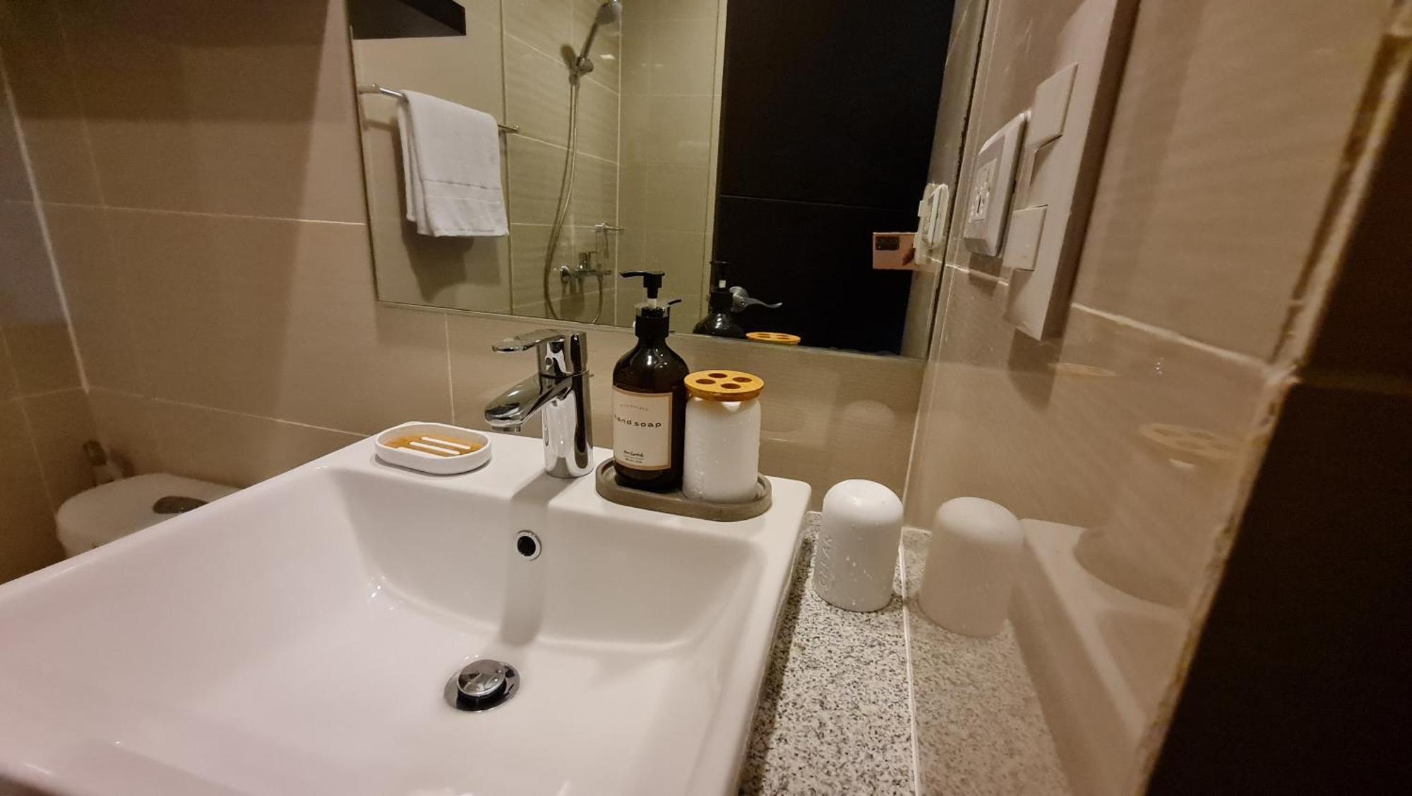 Luxe Bonifacio Global City Taguig Uptown Condo Hotel 1 Bedroom Suite Buitenkant foto